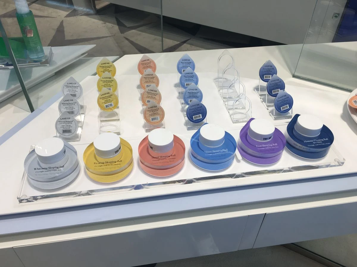 展示会・キャンペーン・期間限定売場向けアクリルディスプレイ・販促什器OEMの活用例