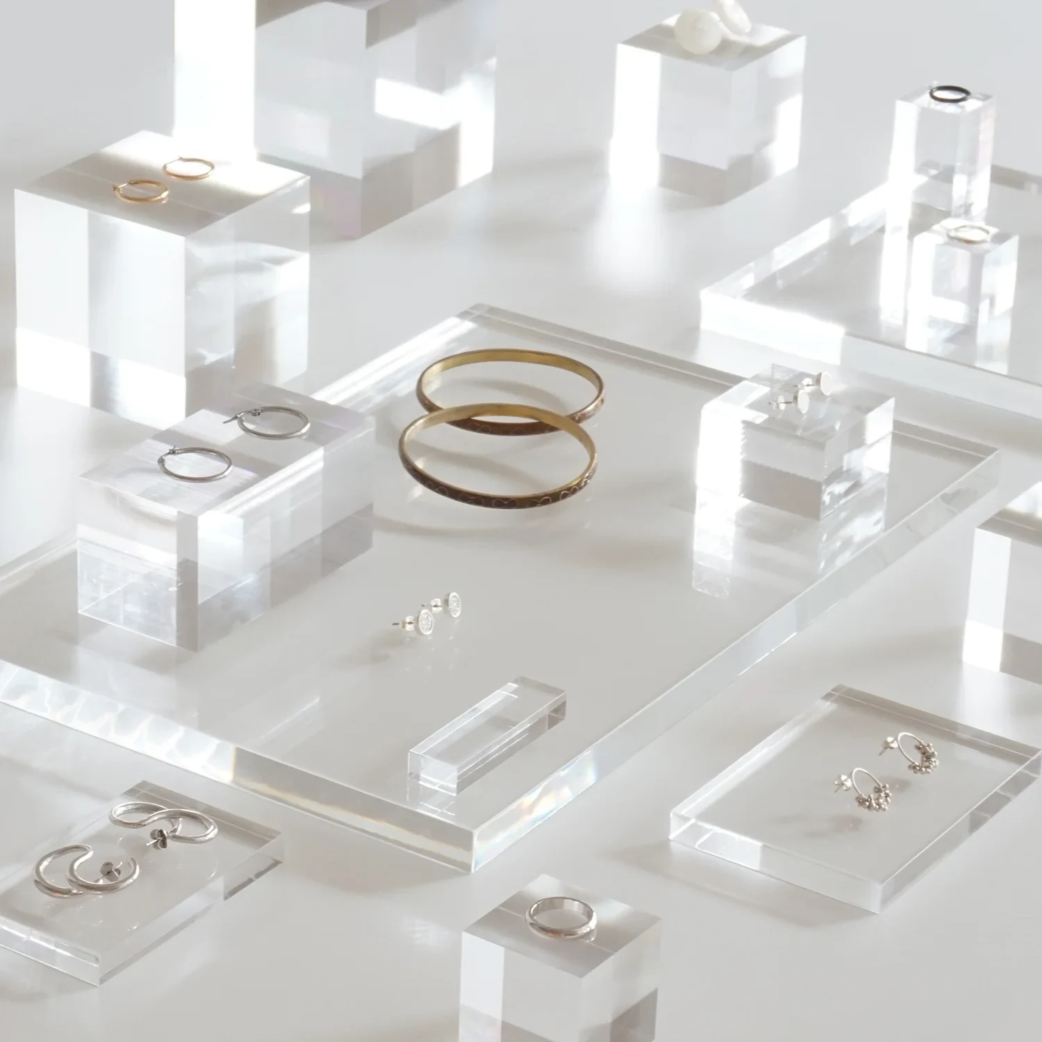 アクリルディスプレイ・販促什器の日本向けOEM製作例