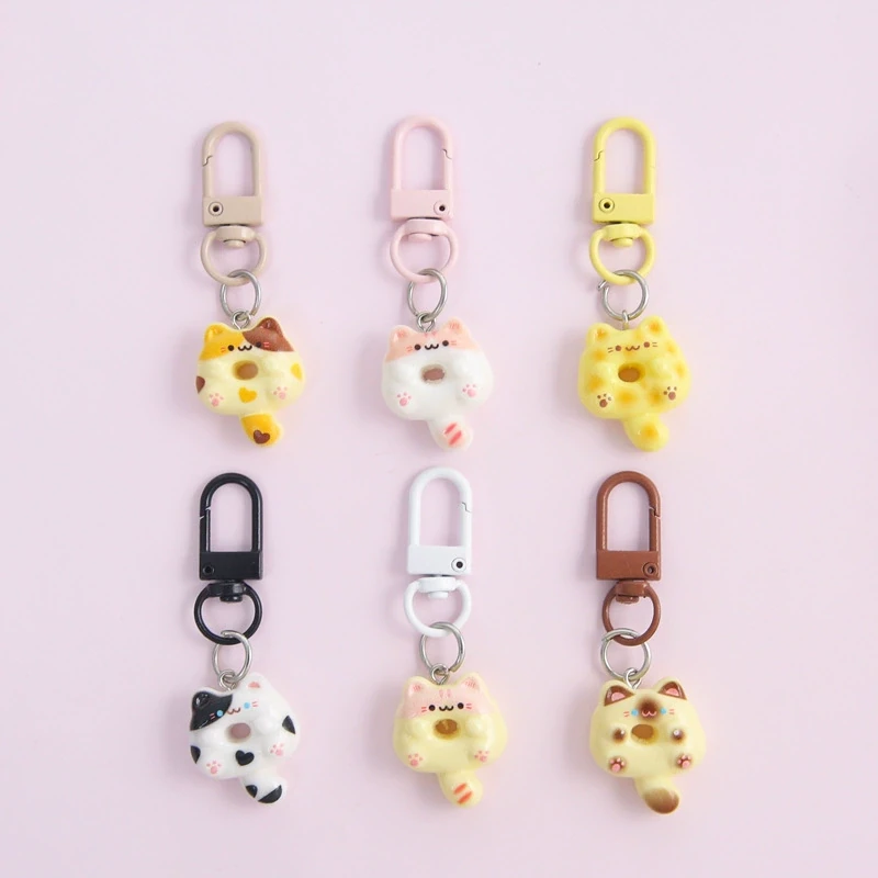 アクリルキーホルダー用金具・ストラップ・付属パーツのOEM対応写真(animal charm lobster clasp)