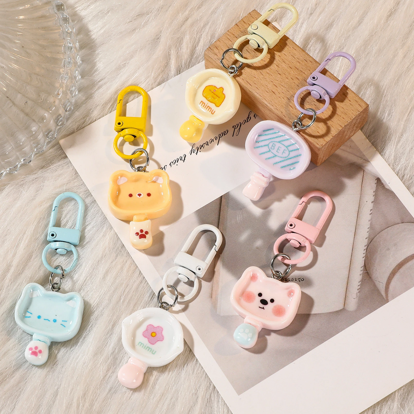 アクリルキーホルダー用金具・ストラップ・付属パーツのOEM対応写真(animal tag lobster clasp)