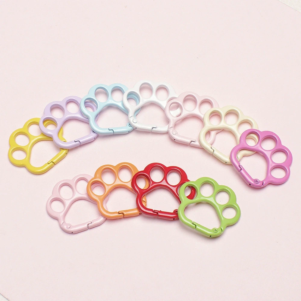 アクリルキーホルダー用金具・ストラップ・付属パーツのOEM対応写真(paw snap hook mixed)