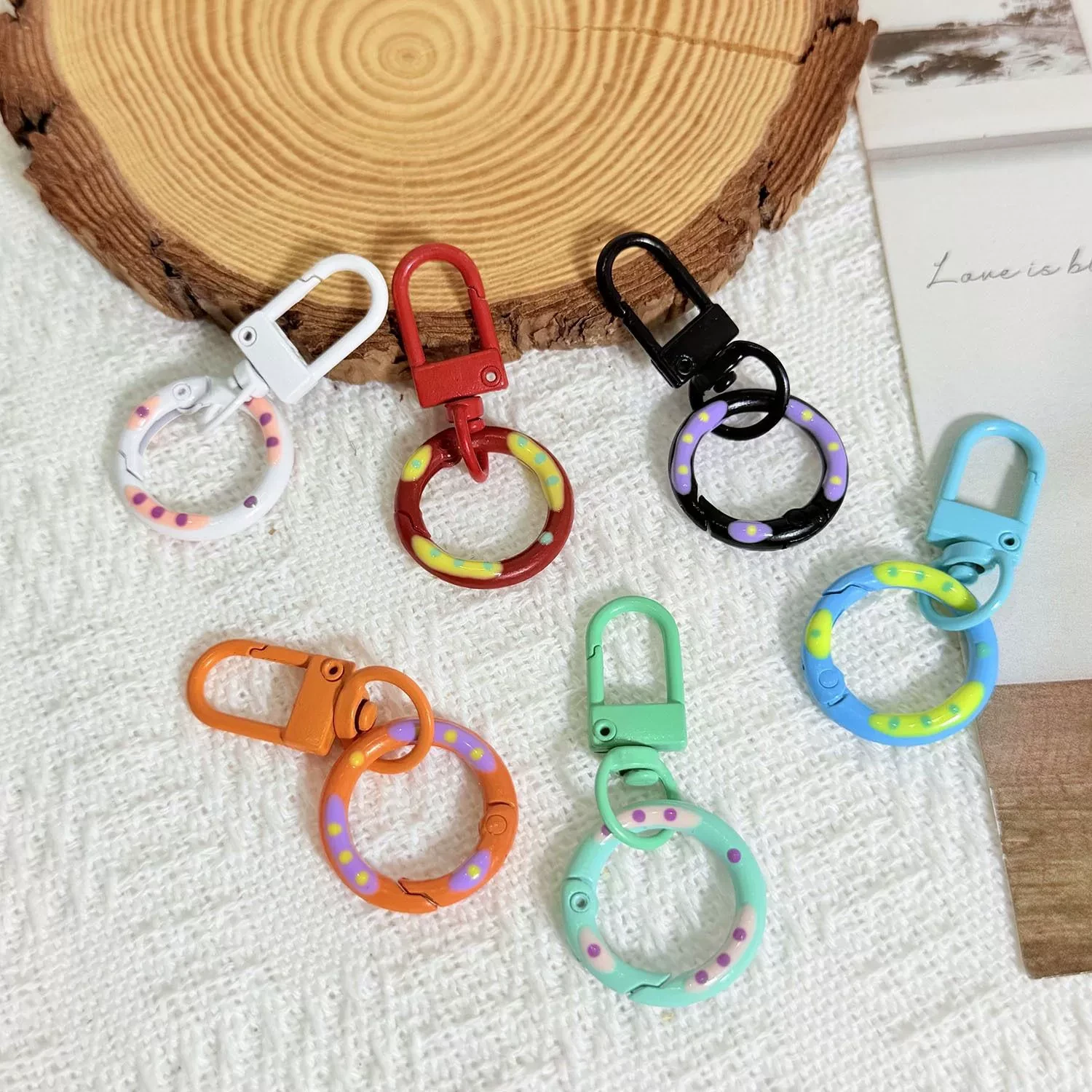 アクリルキーホルダー用金具・ストラップ・付属パーツのOEM対応写真(round ring lobster clasp 03)