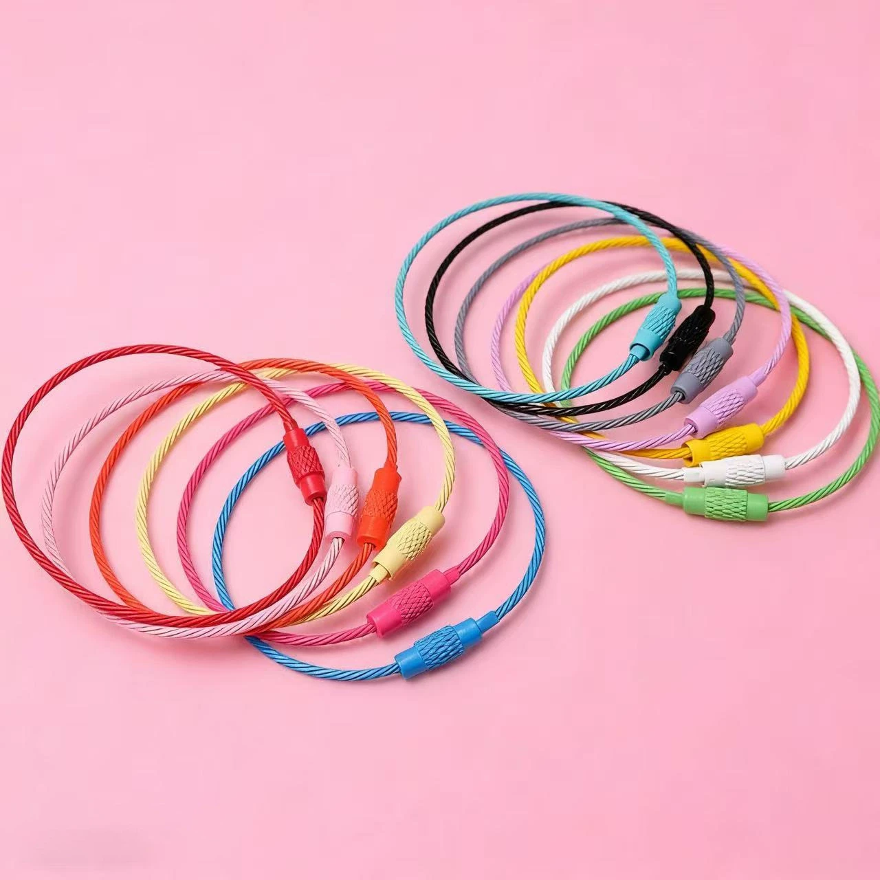 アクリルキーホルダー用金具・ストラップ・付属パーツのOEM対応写真(silicone wrist loop ring)