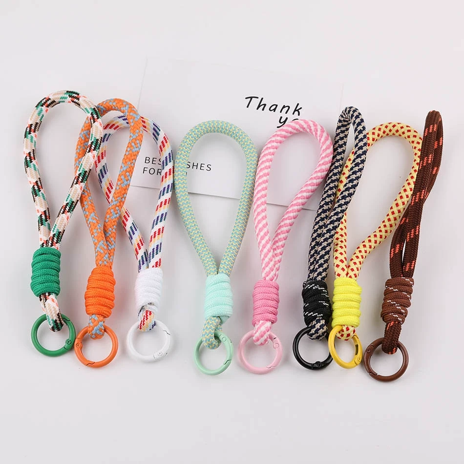 アクリルキーホルダー用金具・ストラップ・付属パーツのOEM対応写真(woven rope phone strap heart)