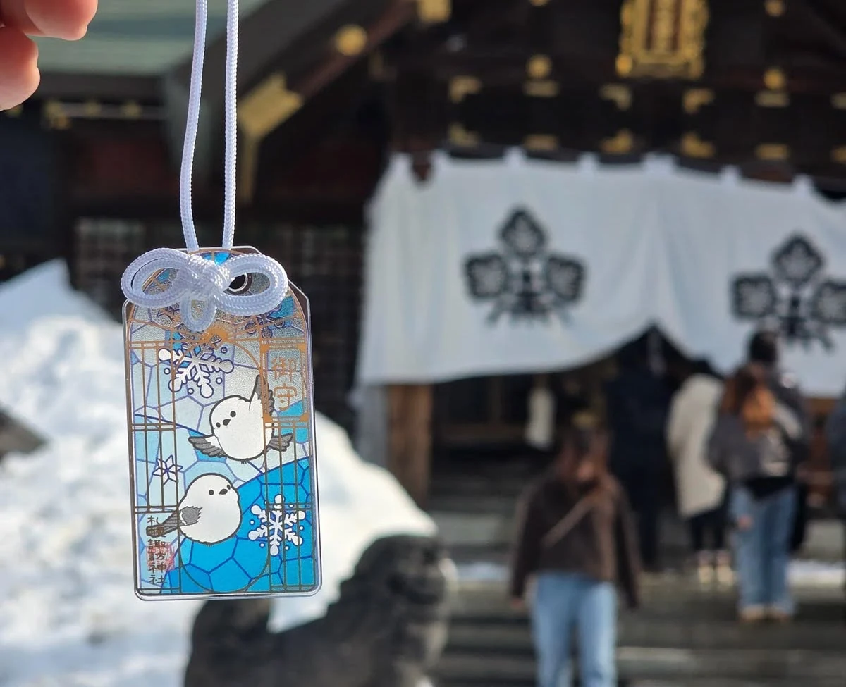 仕様確認から量産・納品まで日本語で対応を支える液体封入・流砂対応アクリルお守りの日本向けOEM対応体制