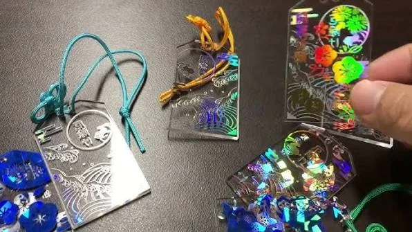 箔押し・ホログラム・特殊表面に対応する特殊加工・複雑構造対応アクリルグッズOEMの加工・構造例